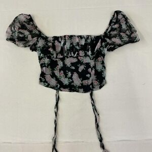 Black floral crop top